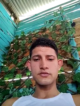 juan_hotcaliemte - Juan_Hotcaliemte's free webcam - UK Sex Cams