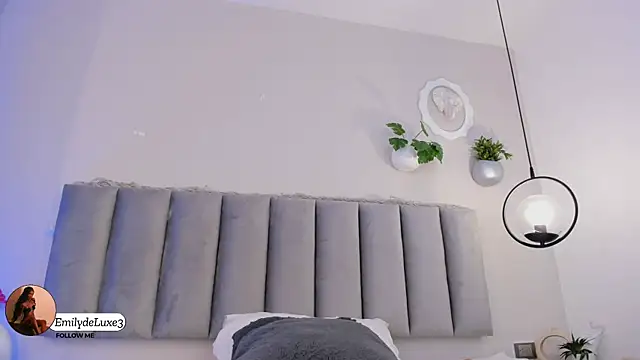 Emely_Deluxe