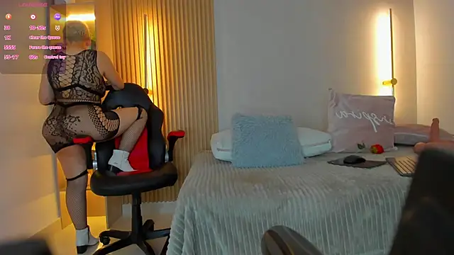 mia_becke - Mia_becke's free webcam - UK Sex Cams