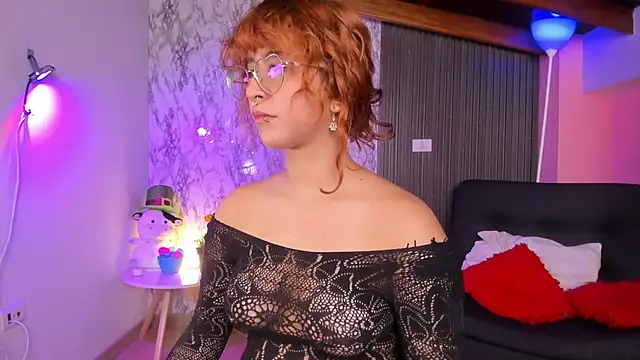 chloe_blue
