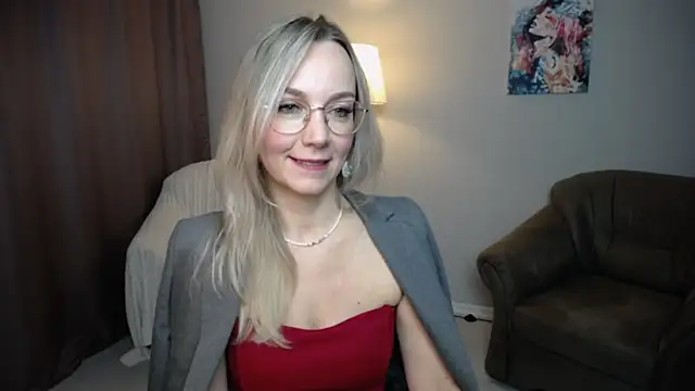 Ava_Elior