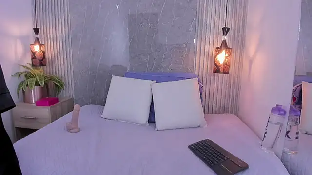 Emili__hot
