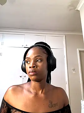 LuciousLips96