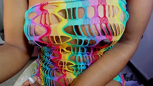 Ellie_Alves