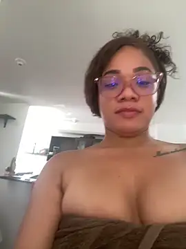 ashley_Tompson1