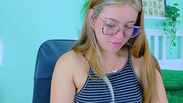 belamiller_ - BelaMiller_'s free webcam