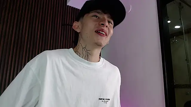 troy_rouge