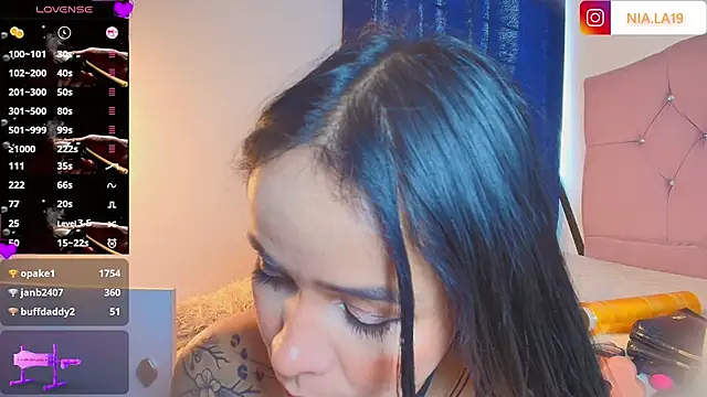 HotAlana_