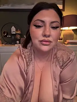 CurvyKimmy1