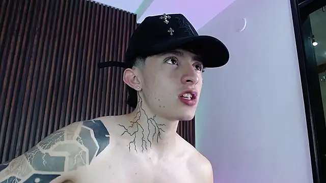  troy_rouge chat room