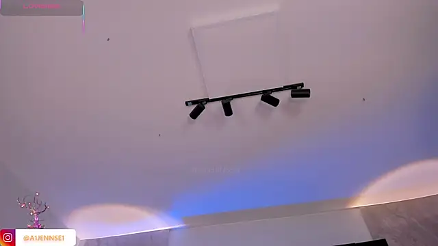  AllyJensen chat room