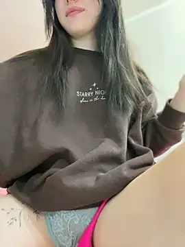  Cuddlies_Lili chat room
