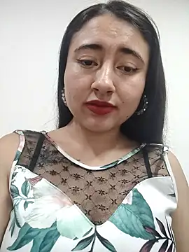 _Sarah-Office1 from StripChat is Freechat