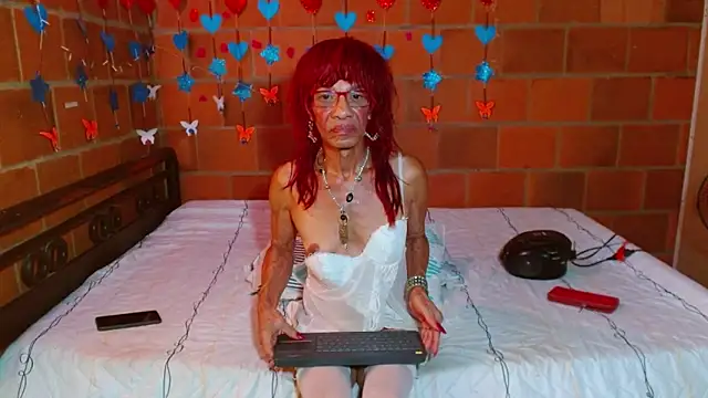 lorenacapelli Live Webcam on Stripchat