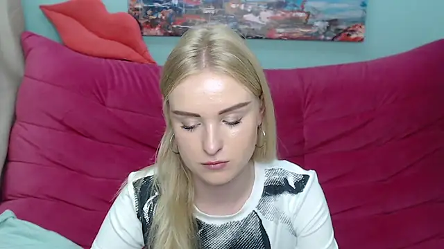 SofySofty from StripChat is Freechat