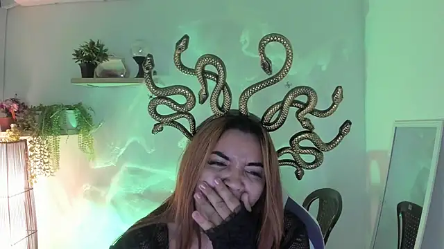 Lucy_Strong