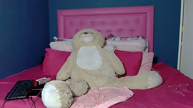  QueenOfThickness1984 chat room