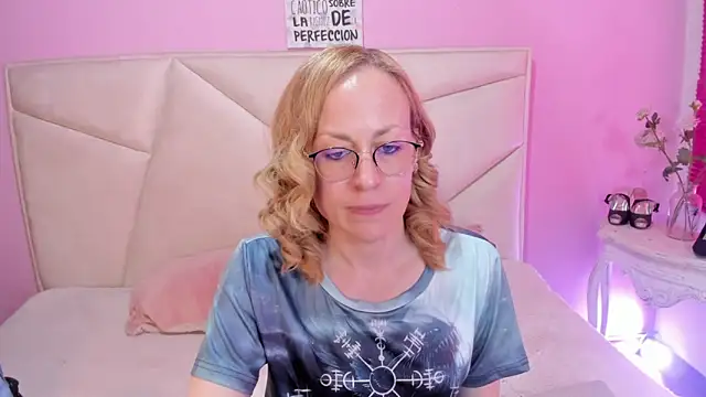 sammysanders - SammySanders's free webcam - UK Sex Cams