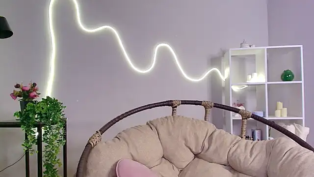 Emma_Willis