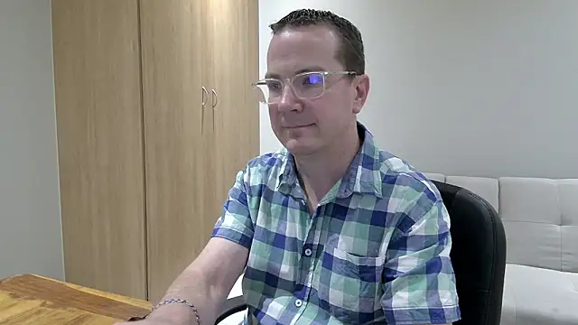 brettj81 - BrettJ81's free webcam - UK Sex Cams