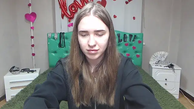 LauraHlot