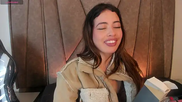 Isabela_Colins