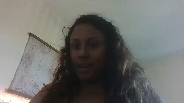 BellaRozay_