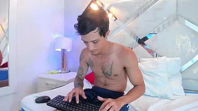 Annie_Maxx