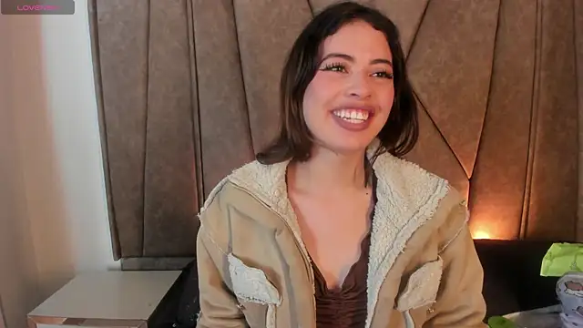 Isabela_Colins