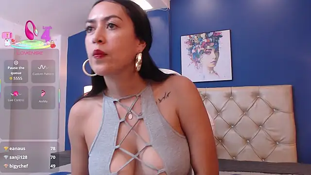 Mature_juliana1