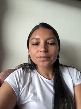 zui_rouse - Zui_Rouse's free webcam - UK Sex Cams