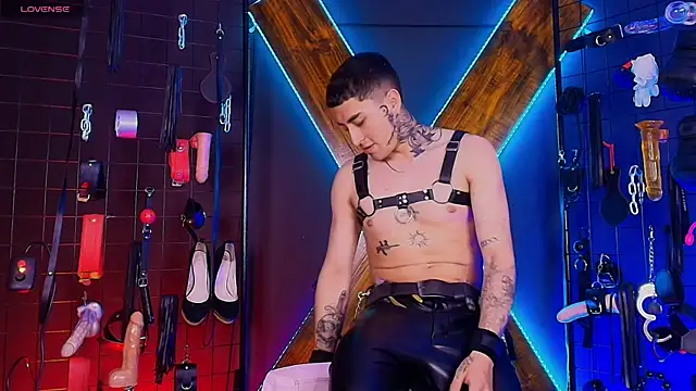 masterr_bdsm__ - Masterr_bdsm__'s free webcam - UK Sex Cams