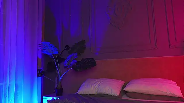 Liv_Fay's Stripchat show and profile