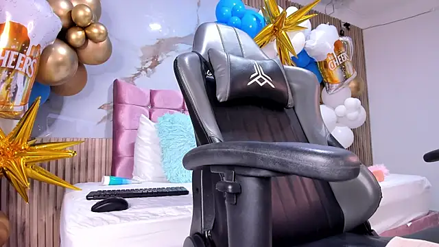 Nicolee19