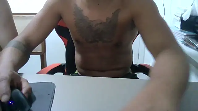 juninholeke - JUNINHOLEKE's free webcam