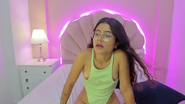 Mia_Isabella18