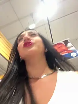 ninabigtitied - Ninabigtitied's free webcam - UK Sex Cams