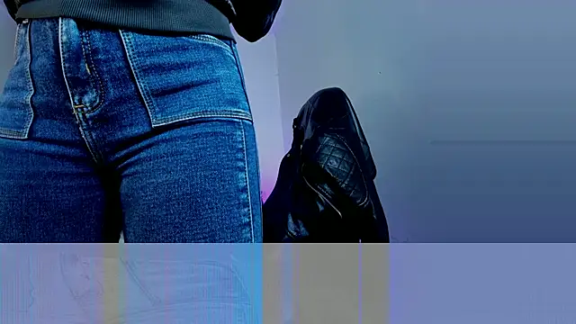 Ellie_Alves