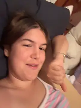 IssadoraaPink from StripChat is Freechat