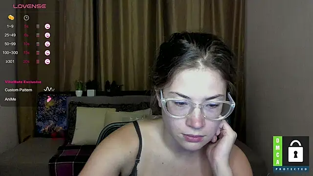 Alicia_redfollow
