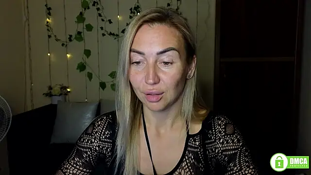 kiss_julli88i - Kiss_julli88I's free webcam