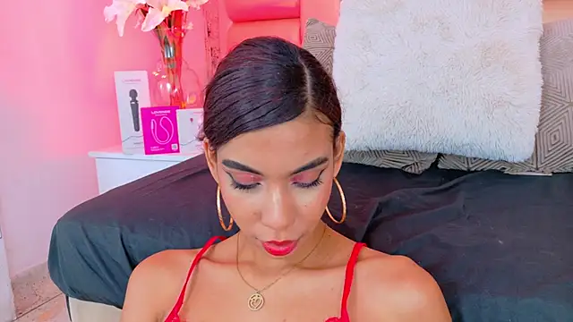 BellaHarper1