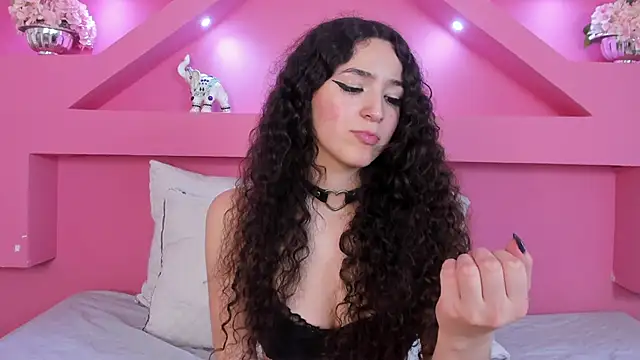 KiaraSar