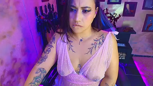 cherryy_bombshelll