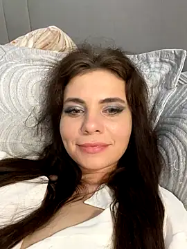 curlylara - CurlyLara's free webcam