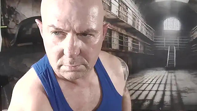 ManlyPrisonGuy Live Webcam on Stripchat