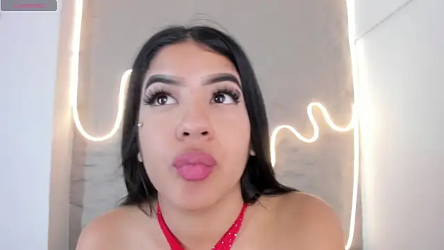 Naomy_gyal