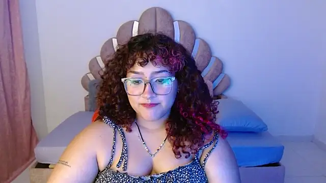 blueevelvet - BlueeVelvet's free webcam - UK Sex Cams