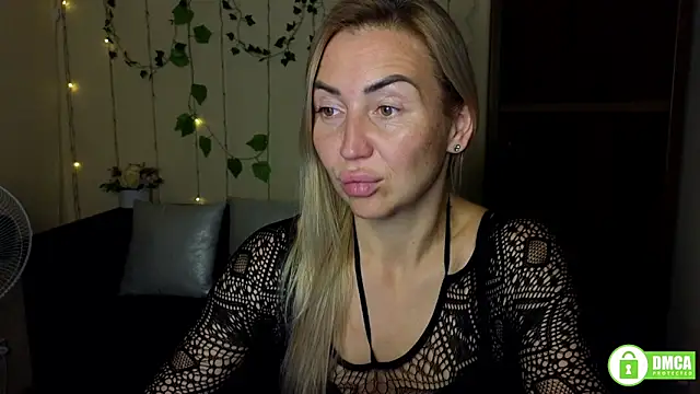 kiss_julli88i - Kiss_julli88I's free webcam