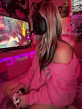 Cutiepiespanks's Stripchat show and profile